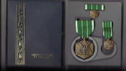 Army Civilian Service Commendation Award medal in case with ribbon bar lapel pin and mini medal