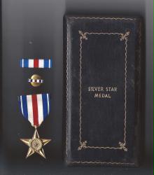 Genuine Vintage WWII Silver Star medal in case with ribbon bar and lapel pin Serial Numbered