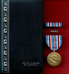 WWII American Campaign Military Award Medal in Case with ribbon bar and lapel pin