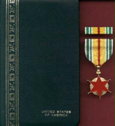 Vietnam Viet Nam Wound medal with ribbon bar in case